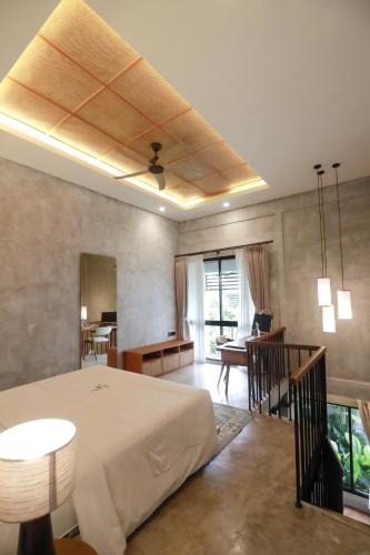 One-Bedroom Apartment image 1
