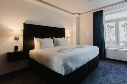 Atlas Hotel Room Type - Deluxe Double Room
