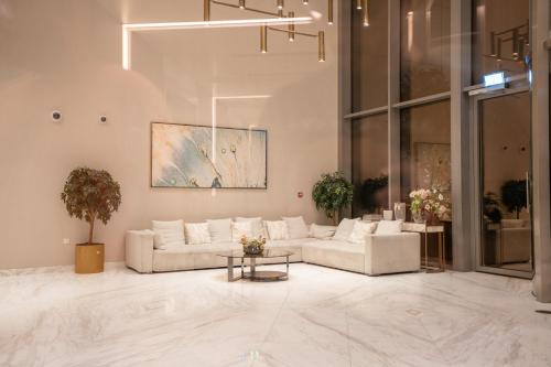CH Urban Haven - 1BR at Boulevard Point with Burj & Fountain Views, Dubai (photo 2)
