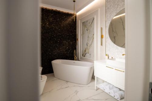 Fürdőszoba, The Penthouse in Vászló