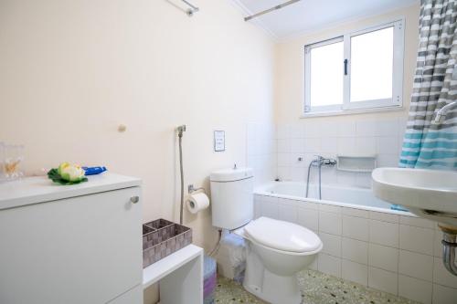 Metaxourgio 2 person apartment by MPS, Atenas (foto 5)