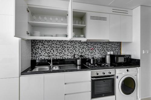 Lux BnB Aykon City - image 14