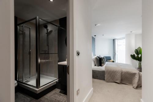 BEST THAMES VIEW in TOWN! LARGE LUXXE NOMAD DESIGN FAMILY HOME, Londýn (fotografie 5)