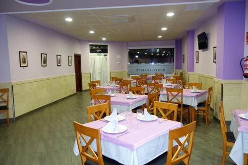 Hotel Reyes De Leon in Santa Maria Del Paramo