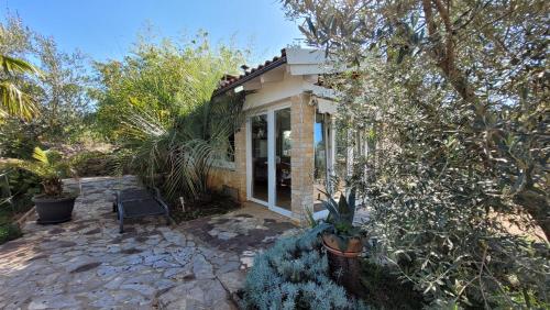 Kert, Apartmani Ljubica in Milovcici