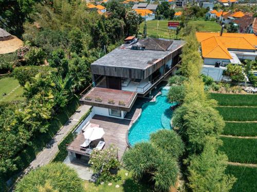 Palm Tree House 5 Bedroom In Central Canggu