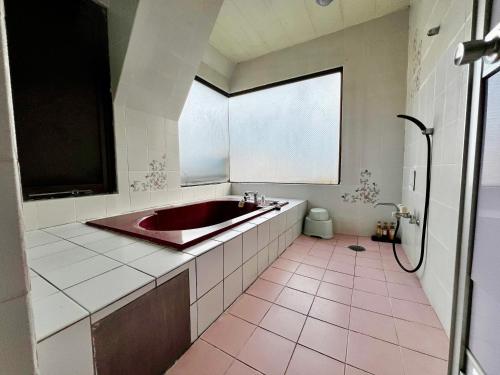 room detail thumbnail 2