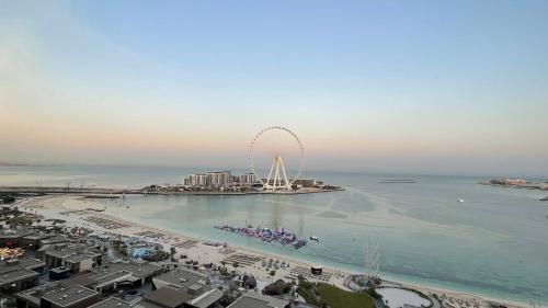 JBR Beachfront Luxe apartment all Rooms Sea Facing, Dubaï