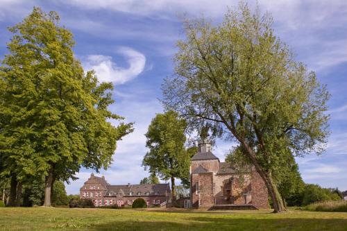 Hotel Schloss Hertefeld - image 2
