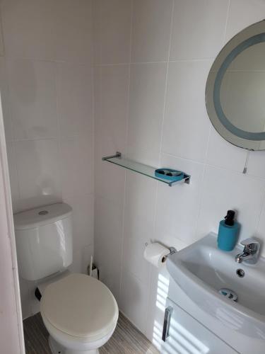 Triple Room room in Bluebell Hotel