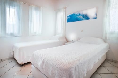 1 double bed, 4 twin beds