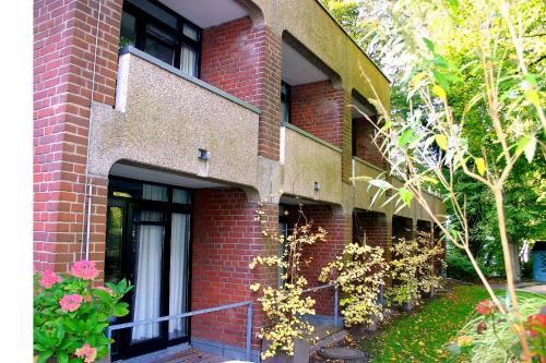 Exterior view, Gastehaus des Elsa Brandstrom Haus in Rissen