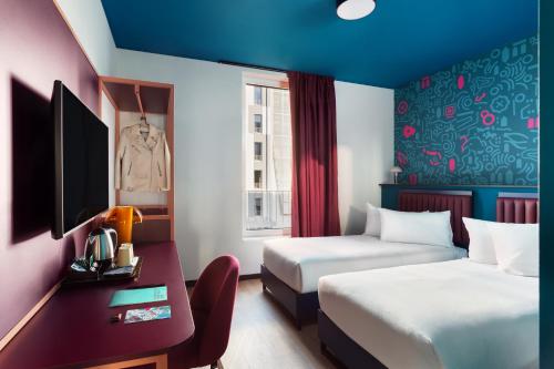 room detail thumbnail 0