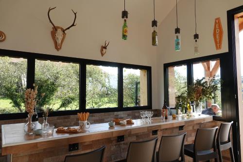 Bar/lounge, Gite de l’Ambiance in Saint-Seine-l'Abbaye