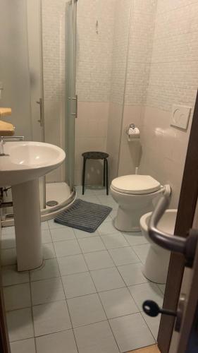 Triple Room with Private Bathroom image 4