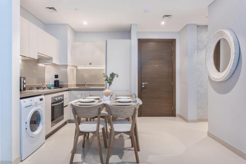 STAY BY LATINEM Luxury 2BR Holiday Home CV A813 near Burj Khalifa, Dubaj (fotografie 7)
