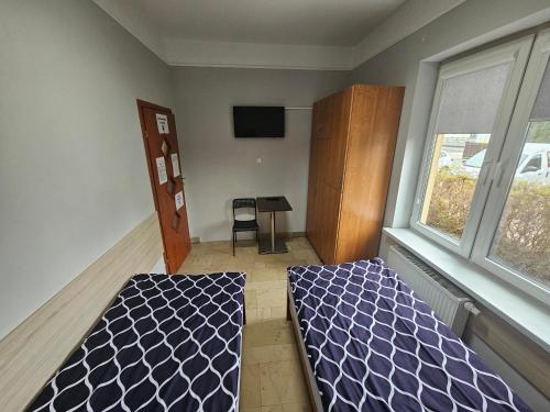 2 twin beds