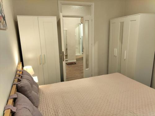 Cozy Apartment Near The station - image 14