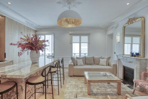 AV Experiences - Appartement Montaigne Luxury, Parigi