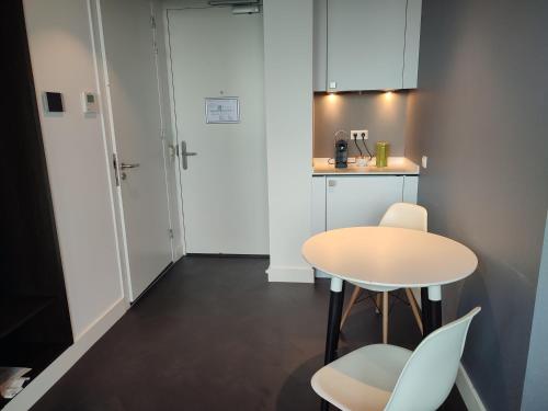 Executive Room image 8