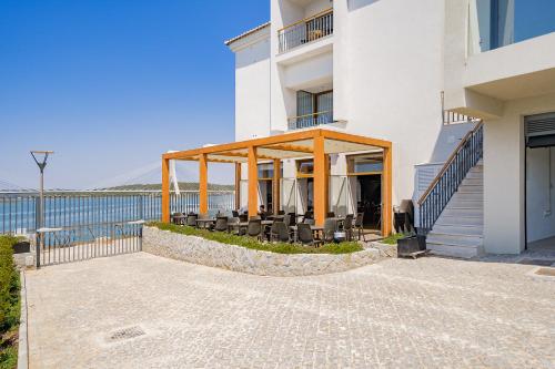 Balcony/terrace, Portimao Ocean Breeze With Pool by Homing in Estombar