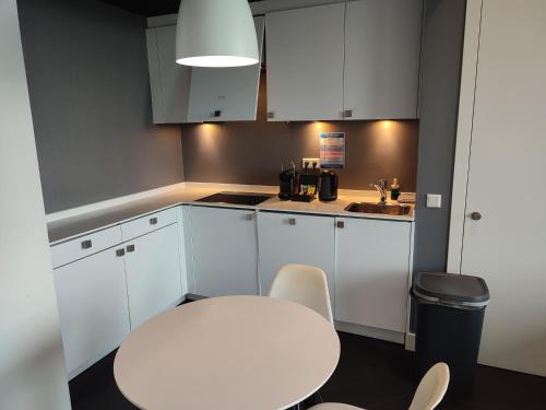One-Bedroom Apartment image 1