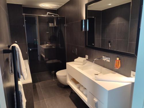 Superior Apartment image 3