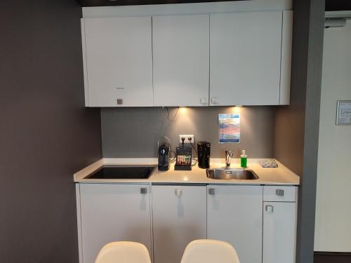 Deluxe Apartment image 2