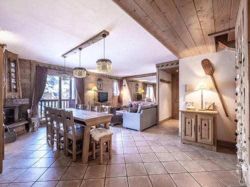 Duplex 4 Ch. avec Piscine, Spa, Ski aux Pistes - FR-1-461-14 in Villarencel