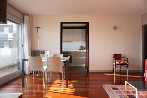 Paris 15 Apartment with Local Lifestyle - image 5