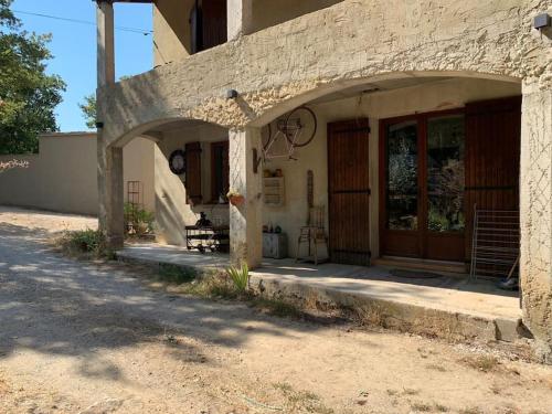 le studio 148 in Faucon