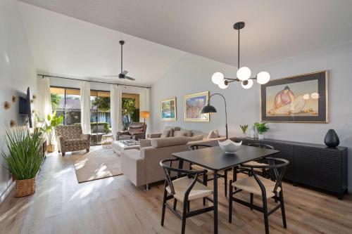 Contemporary Condo W Panoramic Views In Sunrise Cc in Rancho Mirage, USA