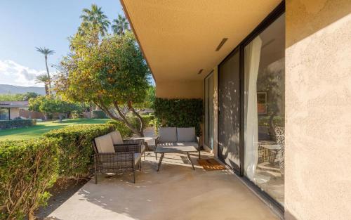Contemporary Condo W Panoramic Views In Sunrise Cc - Tap to explore photos