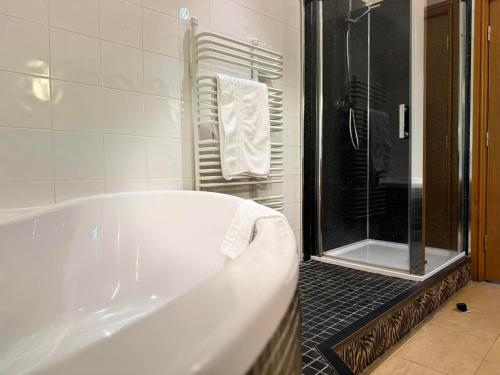 Suite, balcony