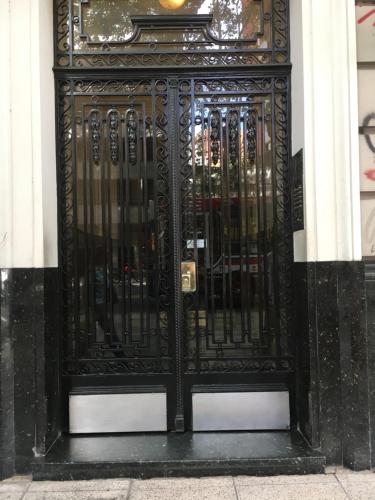 LARGE LOVELY FRENCH STYLE APARTMENT PALERMO o