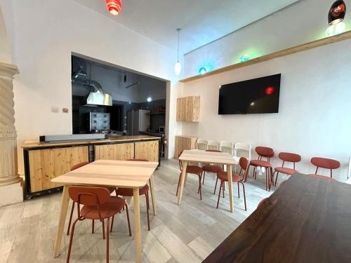 Dragon's Den Hostel 5
