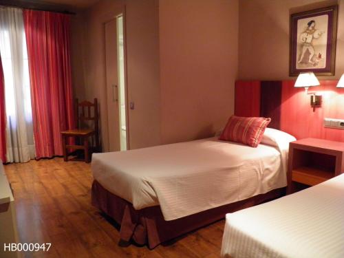 2 twin beds