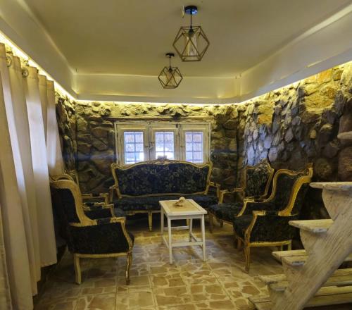 Rocky House 4