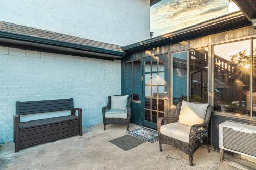 Luxe Lake House with Pool & Hot Tub in Rowlett in Rowlett, USA