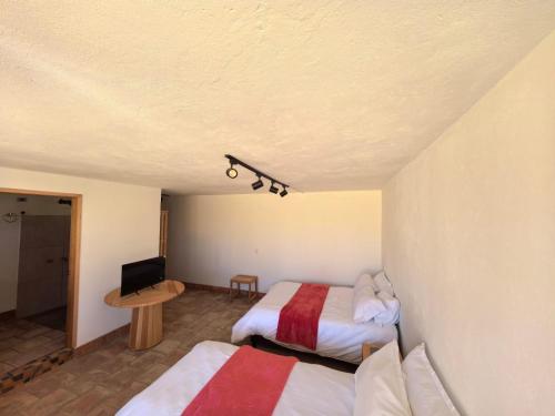 Triple Room with Garden View image 4