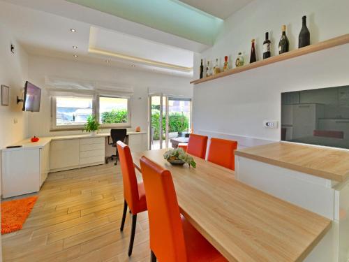 Holiday Home Koalas Nest Home & Apartments by Interhome in Jusici