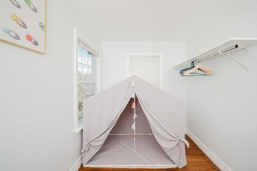 74L - 2BR Quincy - Cozy Couple Hideout near Wollaston Beach in 昆西