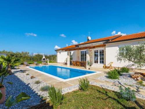 Villa Mediterana Loft by Interhome, Umag
