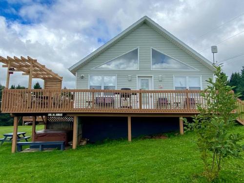 Cozy Chalet centrally located in Stanley Bridge, Canada