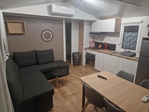 Mobil-Home La Carabasse near Le Surfing