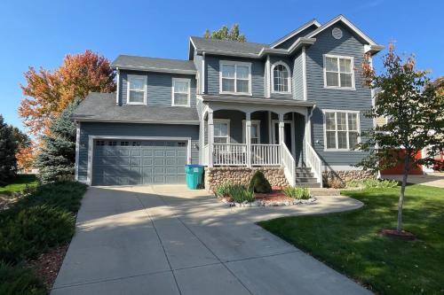 Fabulous Family-Friendly Retreat by Windsor Lake! in Windsor, USA