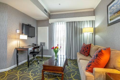 Best Western Plus Dixon Davis in Dixon