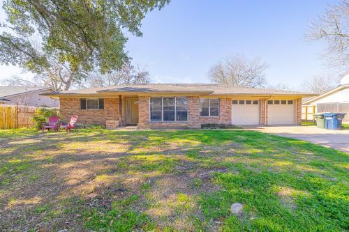 Serenity in the City with Huge Backyard home in College Station, USA