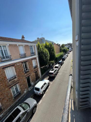 Appart 4 personnes proche PARIS Tour Eiffel in Meudon