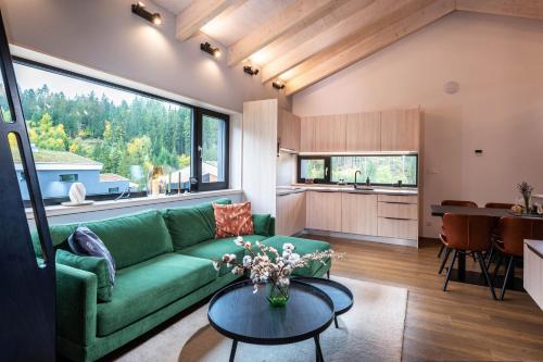 Eliška Apartment - Modern Family Loft Apartment direct on ski slope and forest – khách sạn tại Hrabovska Cesta